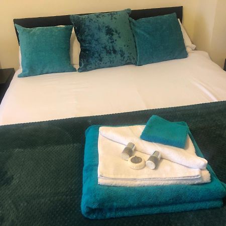 The Upper Room Apartment Nottingham Bagian luar foto